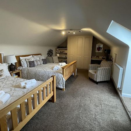 The Waters Edge Guest House Стратфорд на Ейвън Стая снимка
